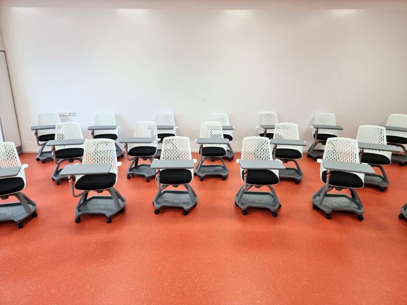 Flexible, mobile Stühle Berufliches Schulzentrum Cham von Salfer aus Mühldorf1