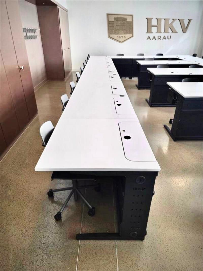 HKV Aarau Plug in vertikaler Auszug geschlossen seitlich