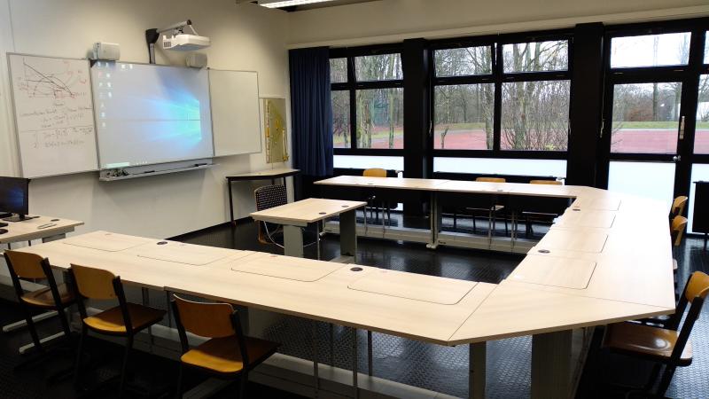 Salfer Multifunktionstisch Format+ versenkbarer Monitor bis zu 24" Doppel-und Einzeltische Werner-Richard-Berufskolleg Volmarstein3