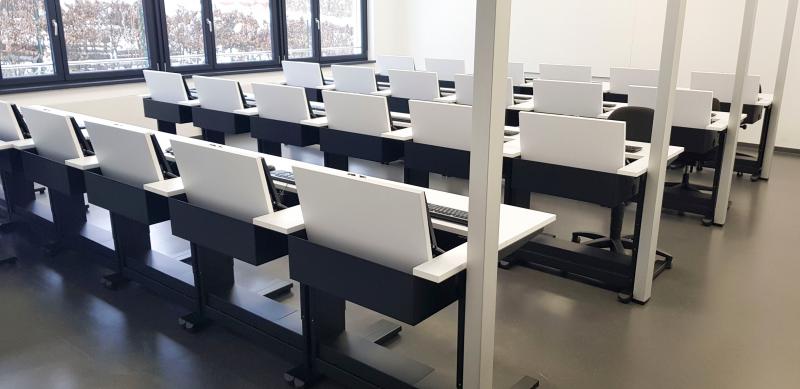 Salfer Multifunktionstisch Format+ versenkbarer Monitor bis zu 24" Private Berufsakademie für Aus- und Weiterbildung Passau gGmbH13