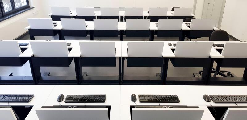 Salfer Multifunktionstisch Format+ versenkbarer Monitor bis zu 24" Private Berufsakademie für Aus- und Weiterbildung Passau gGmbH16