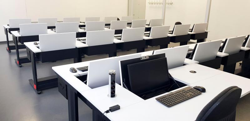 Salfer Multifunktionstisch Format+ versenkbarer Monitor bis zu 24" Private Berufsakademie für Aus- und Weiterbildung Passau gGmbH7