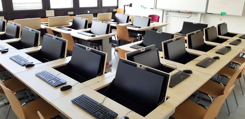 Salfer Multifunktionstisch Format+ versenkbarer Monitor bis zu 24" Zentrum für Sprache und Kommunikation - Universität Regensburg