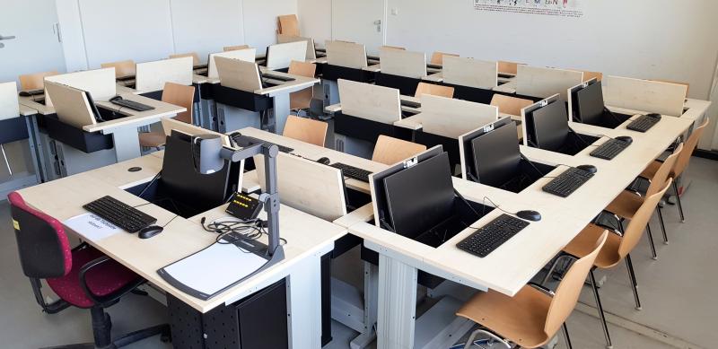 Salfer Multifunktionstisch Format+ versenkbarer Monitor bis zu 24" Zentrum für Sprache und Kommunikation - Universität Regensburg2