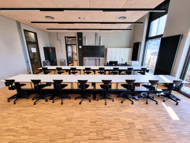 Salfer Multifunktionstisch Format+ versenkbarer Monitor bis zu 27" Berufliches Schulzentrum Vilshofen3