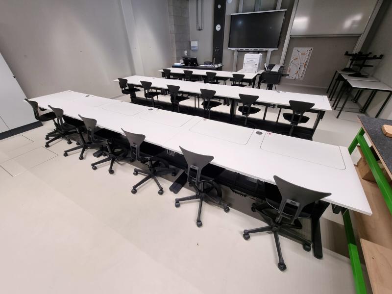 Salfer Multifunktionstisch Format+ versenkbarer Monitor bis zu 27" Berufliches Schulzentrum Vilshofen6