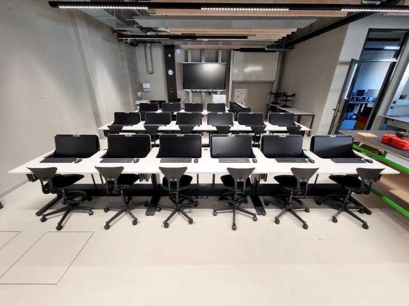 Salfer Multifunktionstisch Format+ versenkbarer Monitor bis zu 27" Berufliches Schulzentrum Vilshofen7
