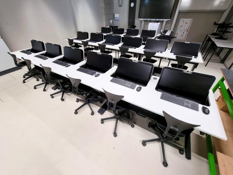 Salfer Multifunktionstisch Format+ versenkbarer Monitor bis zu 27" Berufliches Schulzentrum Vilshofen9