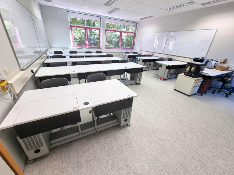 Salfer Multifunktionstisch Format+ versenkbarer Monitor bis zu 27" Doppel-und Einzeltische Grund- und Mittelschule Burgbernheim3