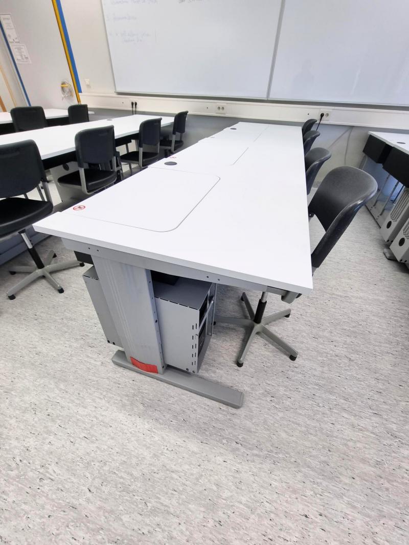 Salfer Multifunktionstisch Format+ versenkbarer Monitor bis zu 27" Doppel-und Einzeltische Grund- und Mittelschule Burgbernheim5