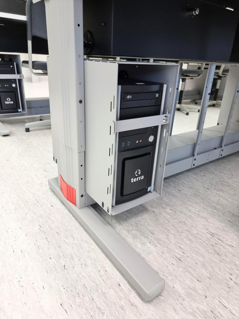 Salfer Multifunktionstisch Format+ versenkbarer Monitor bis zu 27" Doppel-und Einzeltische, Rechnerhalterung Grund- und Mittelschule Burgbernheim