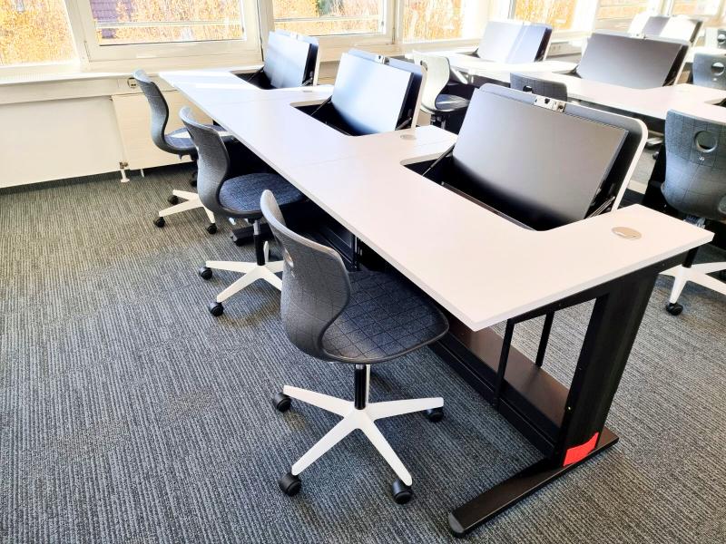 Salfer Multifunktionstisch Format+ versenkbarer Monitor bis zu 27" Hochschule Hof5