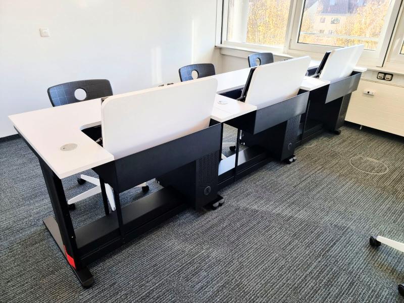 Salfer Multifunktionstisch Format+ versenkbarer Monitor bis zu 27" Hochschule Hof9