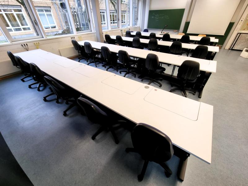 Salfer-Multifunktionstisch Format + - versenkbarer Monitor bis zu 27 Zoll Klassenzimmer geschlossen