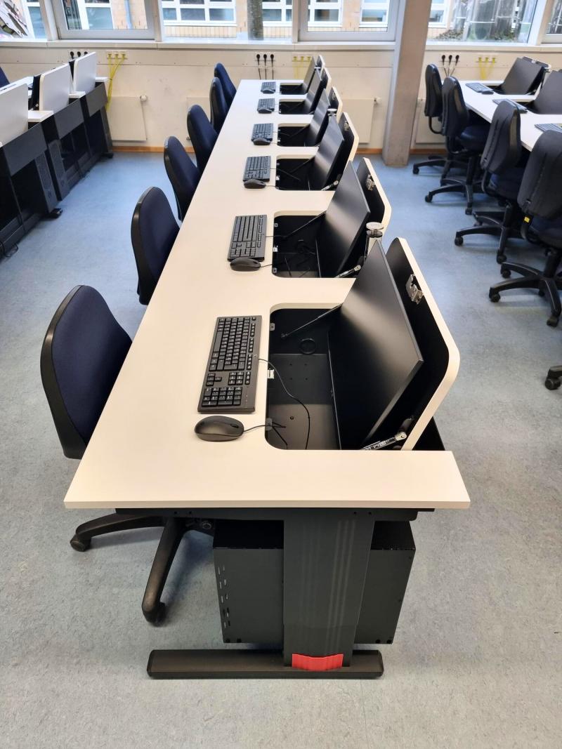 Salfer-Multifunktionstisch Format + - versenkbarer Monitor bis zu 27 Zoll Seitenansicht Tischlösung offen