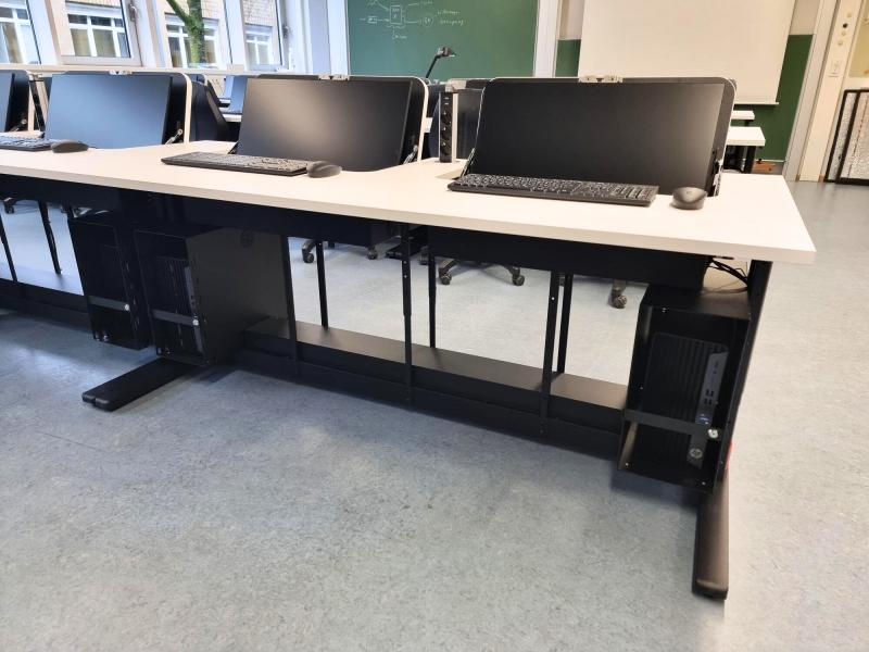 Salfer-Multifunktionstisch Format + - versenkbarer Monitor bis zu 27 Zoll vorne