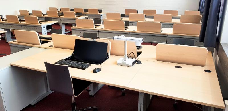 Salfer Multifunktionstisch PlugIn versenkbarer Monitor Realschule Waldmünchen3