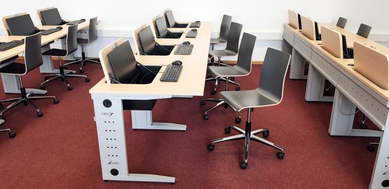 Salfer Multifunktionstisch PlugIn versenkbarer Monitor Realschule Waldmünchen5