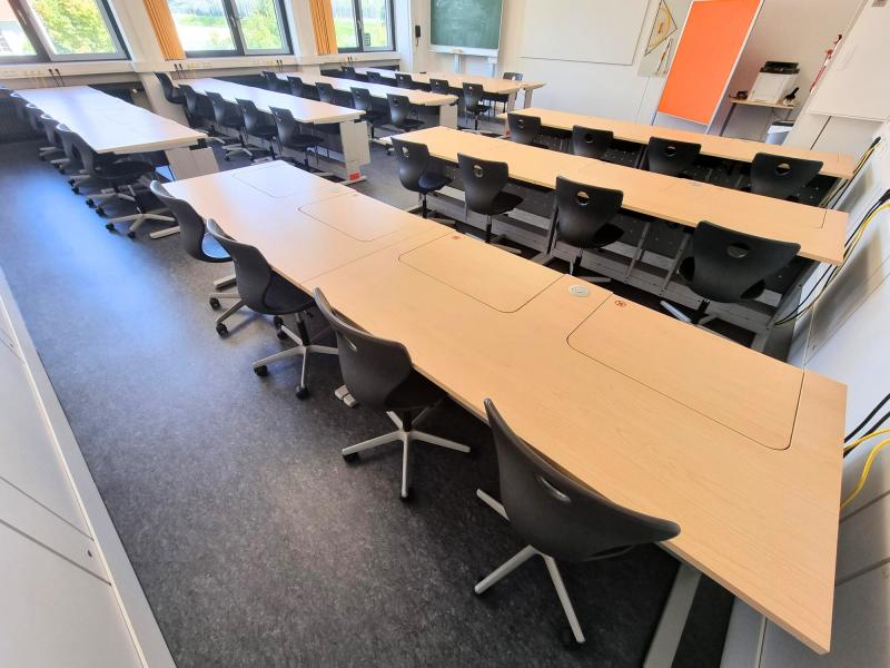 Salfer Multifunktionstisch Format+ versenkbarer Monitor Käthe-Kollwitz-Schule-Bruchsal1