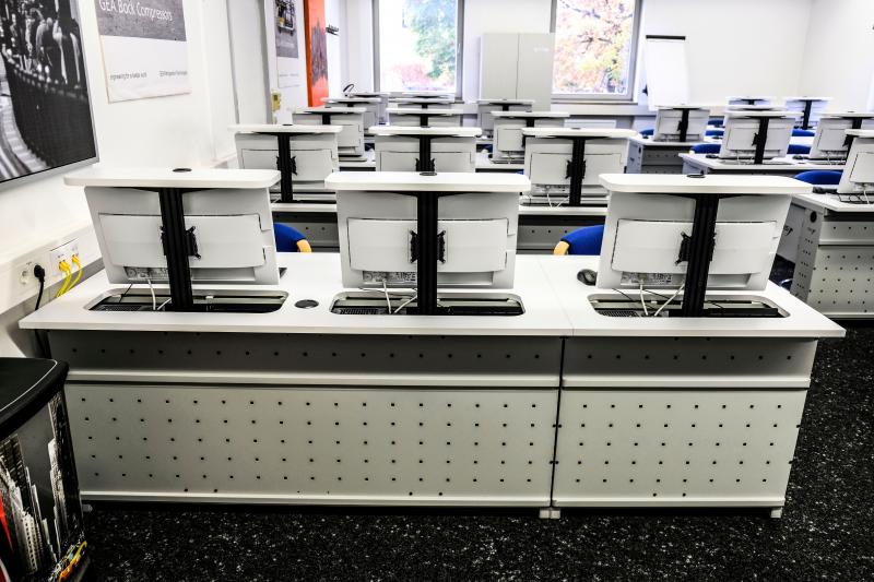 Salfer Multifunktionstisch PlugIn vertikaler Auszug TSZ München10