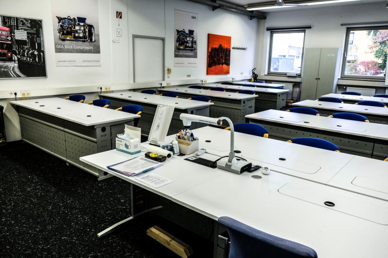 Salfer Multifunktionstisch PlugIn vertikaler Auszug TSZ München4