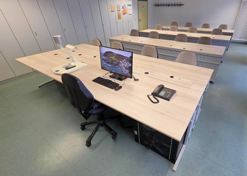 IT-Möbelsysteme, Ansicht vom Lehrerpult im geschlossenen Zustand