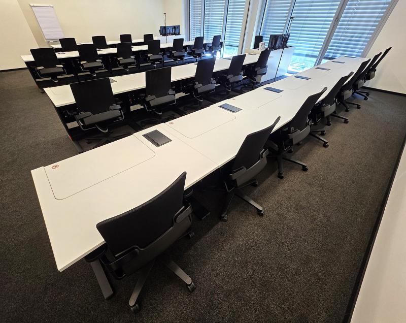 Klappbare Monitore in geschlossener Position