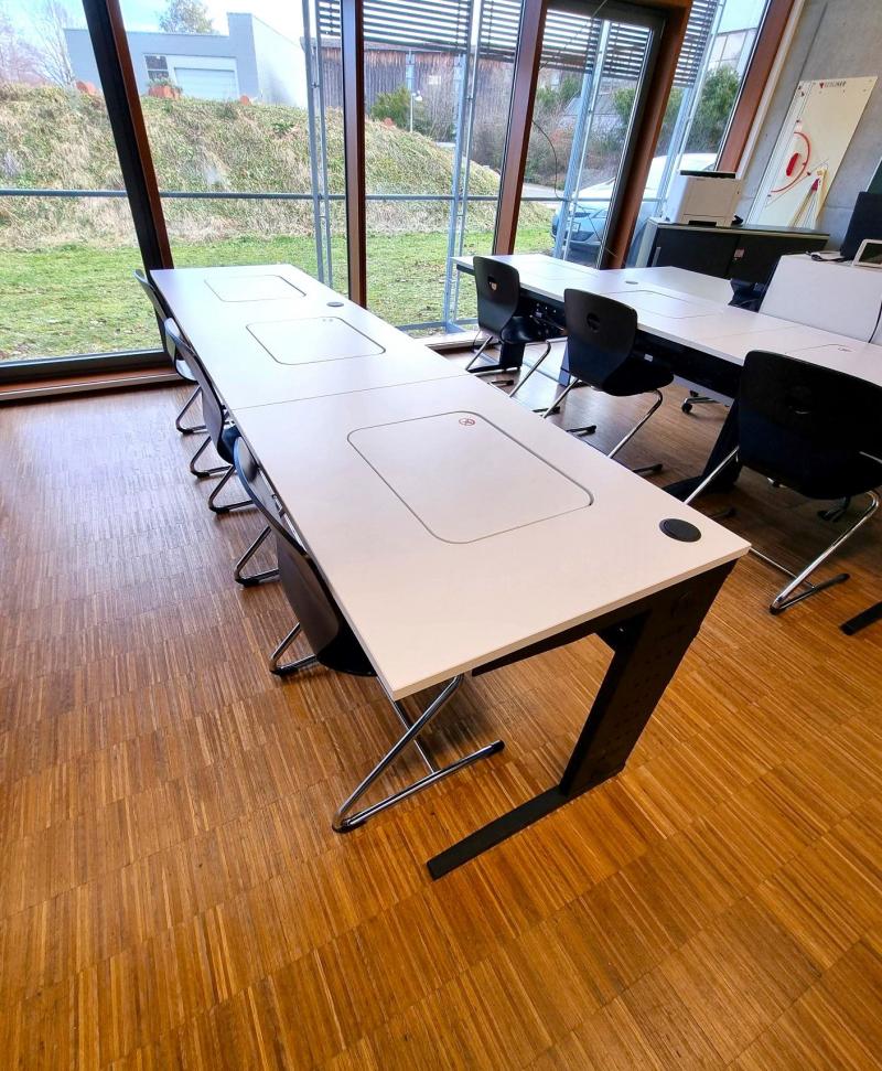 Laptoptische geschlossen