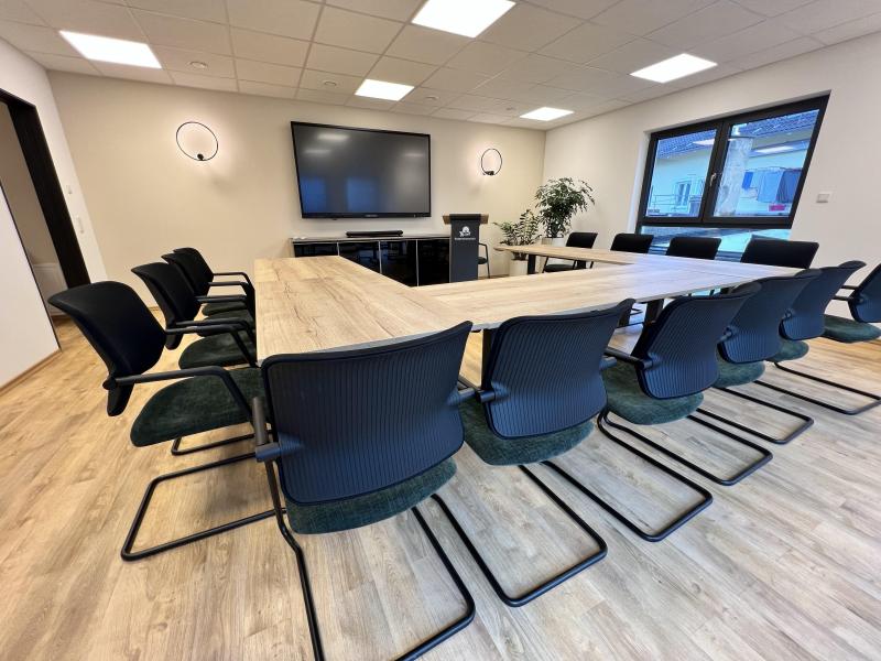 Bildschirm für Konferenzraum