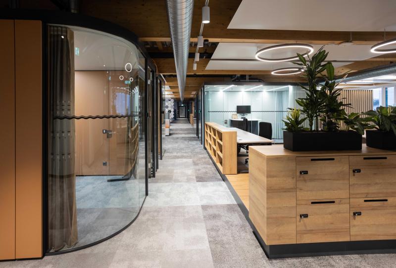 Optimale Beleuchtung im Bürogebäude - Netzsch Campus