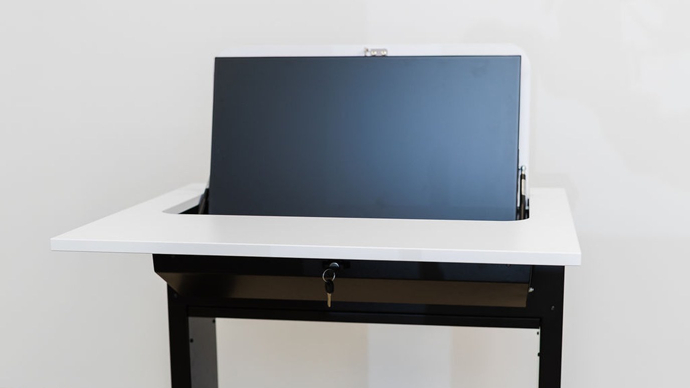 Laptopwagen-Alternative: fest verbaut statt Ladewagen-Chaos