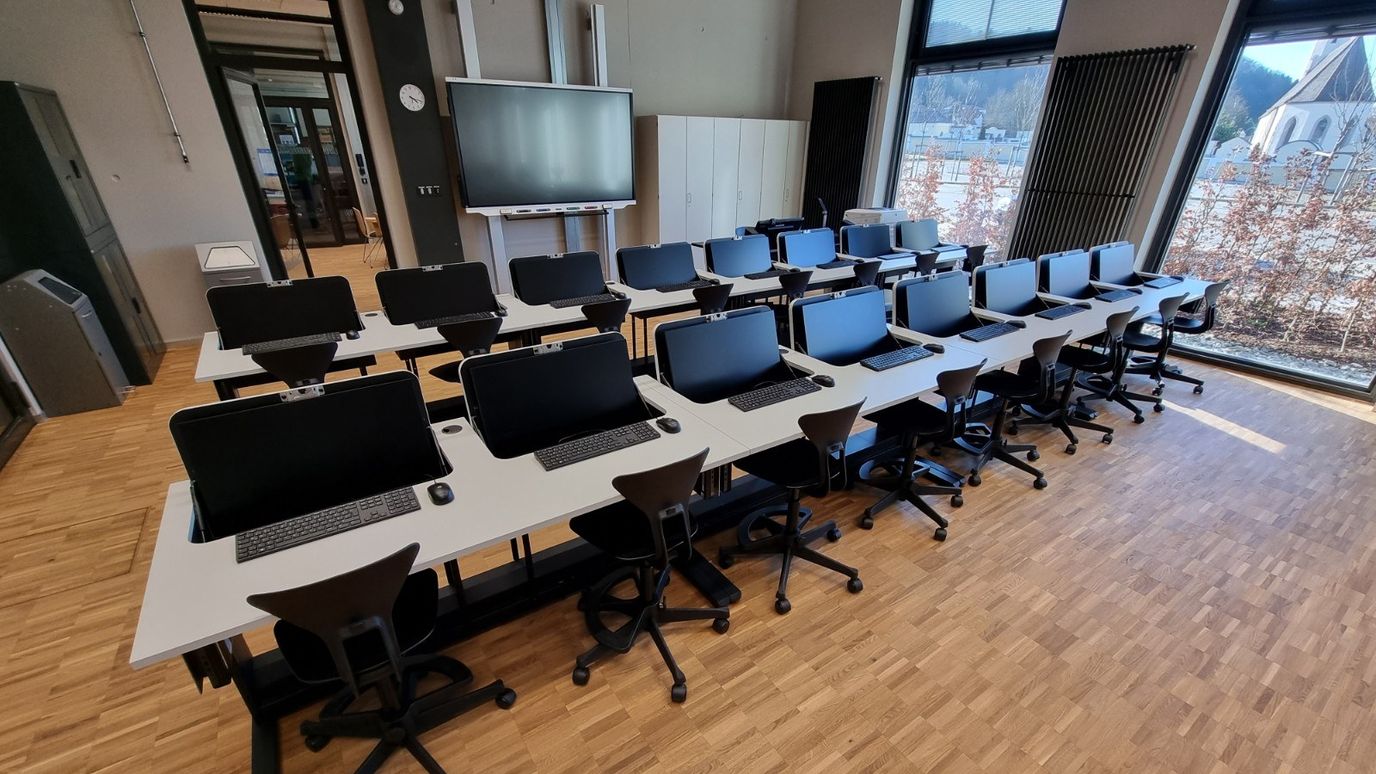 Tablet oder vollwertiger PC im Klassenzimmer: was ist wirklich besser?