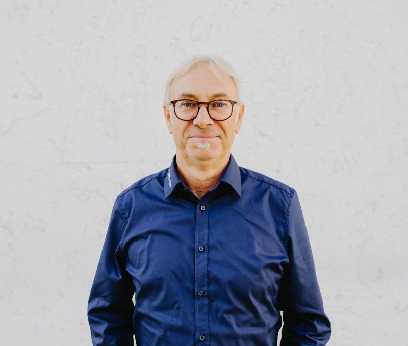Erwin Wolf - Abteilungsleiter Büroeinrichtung bei der Firma Salfer in Mühldorf Erwin Wolf - Abteilungsleiter Büroeinrichtung bei der Firma Salfer in Mühldorf