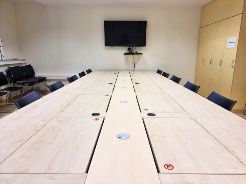 Salfer Multifunktionstisch Format+ versenkbarer Monitor bis zu 27" Doppeltische Klinikverbund Allgäu gGmbH- Klinikum Kempten