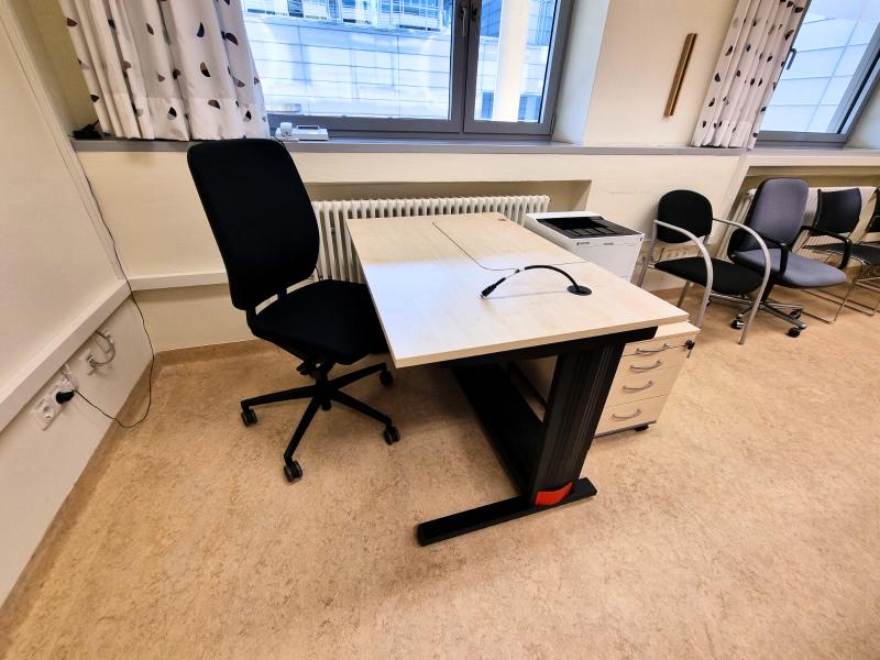 Salfer Multifunktionstisch Format+ versenkbarer Monitor bis zu 27" Doppeltische Klinikverbund Allgäu gGmbH- Klinikum Kempten4