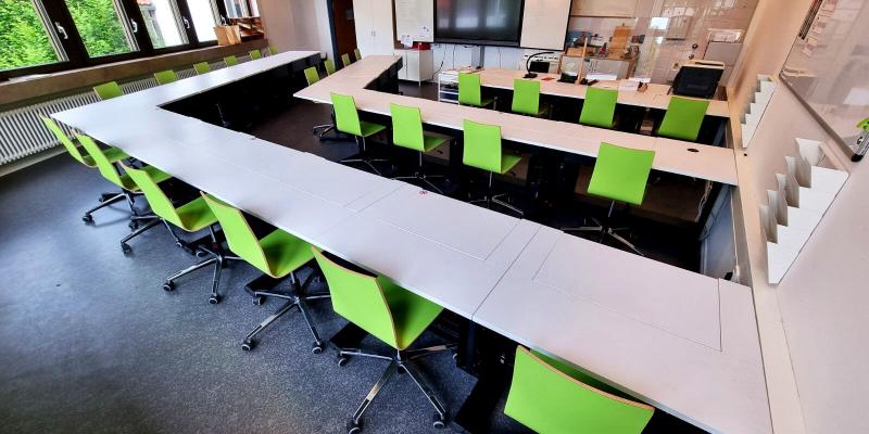 Salfer Multifunktionstisch Format+ versenkbarer Monitor bis zu 24" Südschule Bad Tölz11