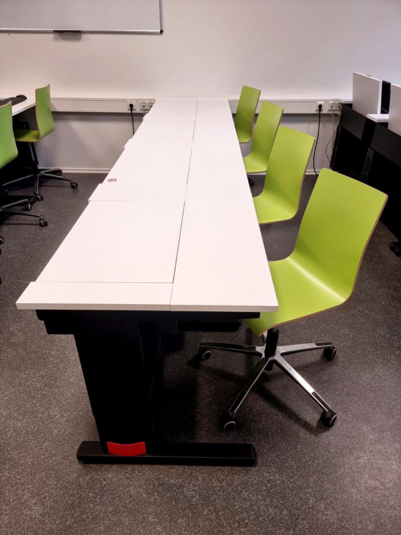 Salfer Multifunktionstisch Format+ versenkbarer Monitor bis zu 24" Südschule Bad Tölz4