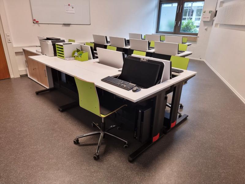 Salfer Multifunktionstisch Format+ versenkbarer Monitor bis zu 24" Südschule Bad Tölz7