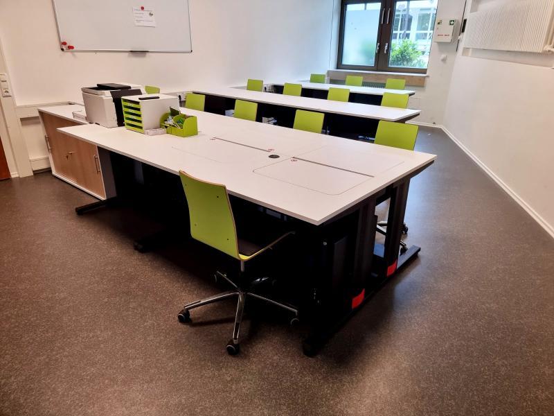 Salfer Multifunktionstisch Format+ versenkbarer Monitor bis zu 24" Südschule Bad Tölz8