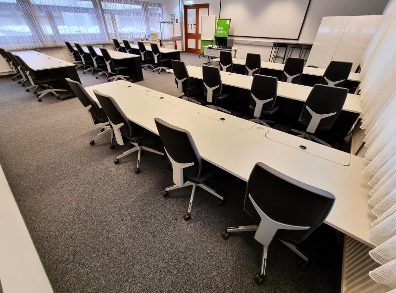 Salfer-Multifunktionstisch Plug-in – vertikaler Auszug bis zu 27“