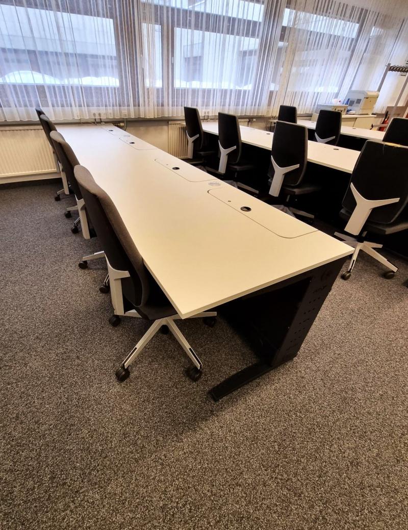 Salfer-Multifunktionstisch Plug-in – vertikaler Auszug bis zu 27“