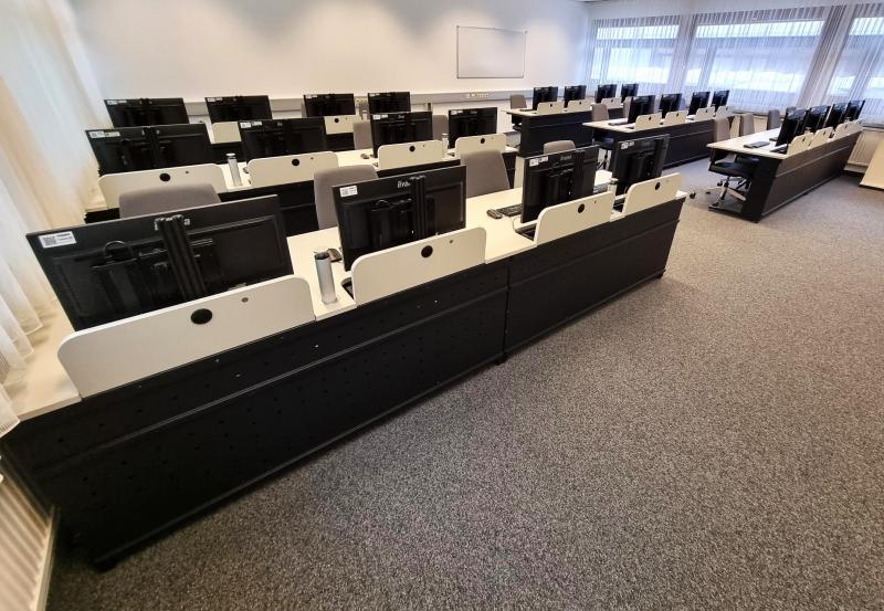 Salfer-Multifunktionstisch Plug-in – vertikaler Auszug bis zu 27“