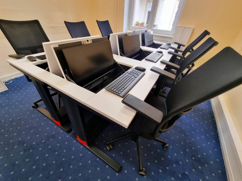 Salfer Multifunktionstisch Format+ versenkbarer Monitor bis zu 24" Begemann Schule Frankfurt10