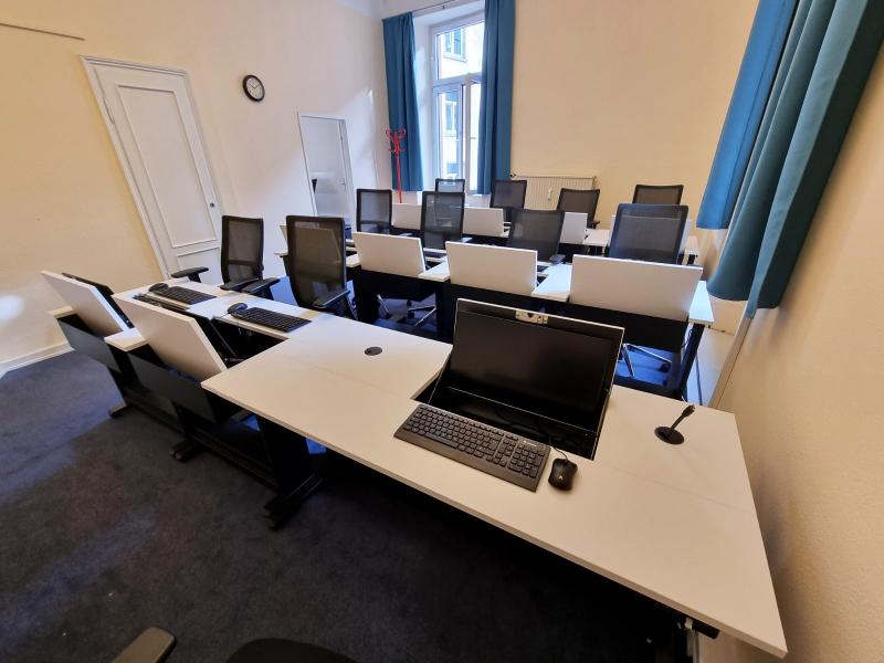 Salfer Multifunktionstisch Format+ versenkbarer Monitor bis zu 24" Begemann Schule Frankfurt4