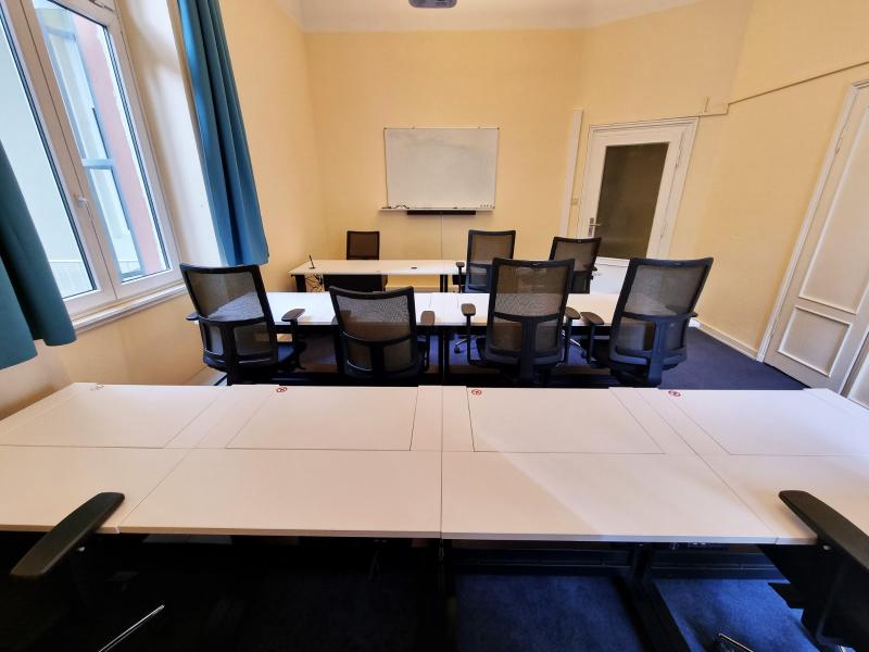 Salfer Multifunktionstisch Format+ versenkbarer Monitor bis zu 24" Begemann Schule Frankfurt9