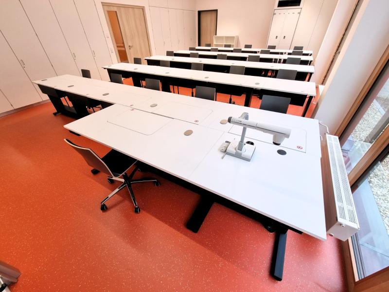 Salfer Multifunktionstisch Format+ versenkbarer Monitor bis zu 27" Berufliches Schulzentrum Cham3