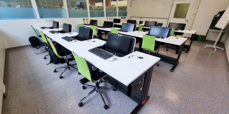 Salfer Multifunktionstisch Format+ versenkbarer Monitor bis zu 27" Boehringer Ingelheim11