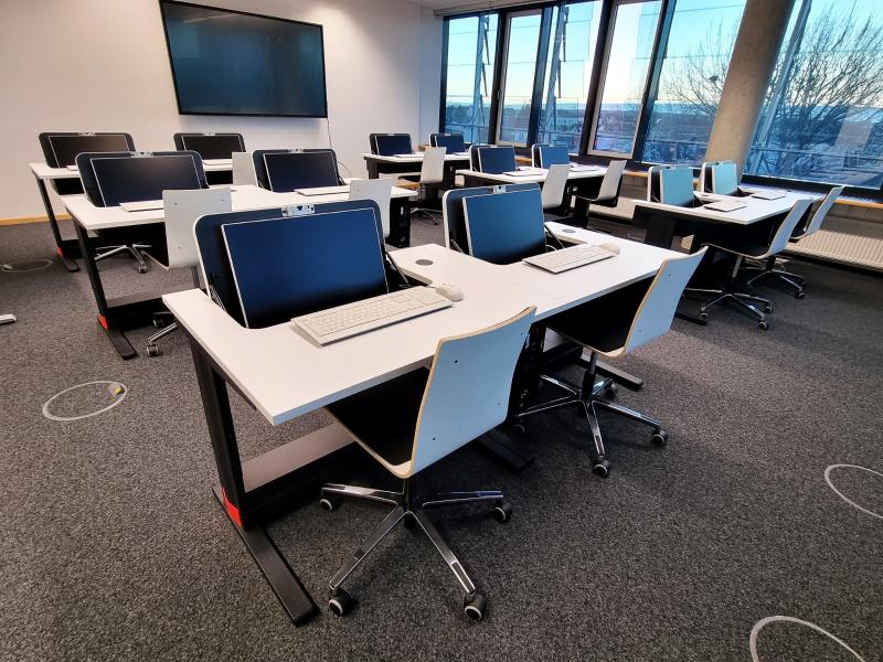 Salfer Multifunktionstisch Format+ versenkbarer Monitor bis zu 27" Deutsche Rentenversicherung Schwaben1