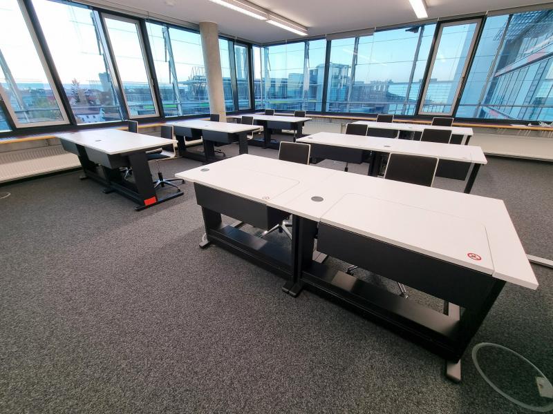 Salfer Multifunktionstisch Format+ versenkbarer Monitor bis zu 27" Deutsche Rentenversicherung Schwaben2