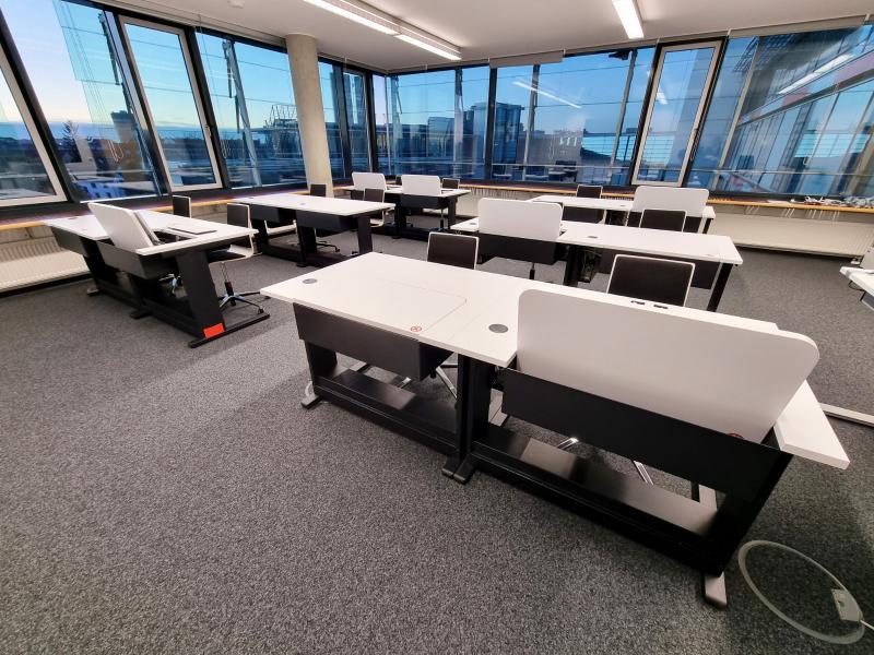 Salfer Multifunktionstisch Format+ versenkbarer Monitor bis zu 27" Deutsche Rentenversicherung Schwaben3